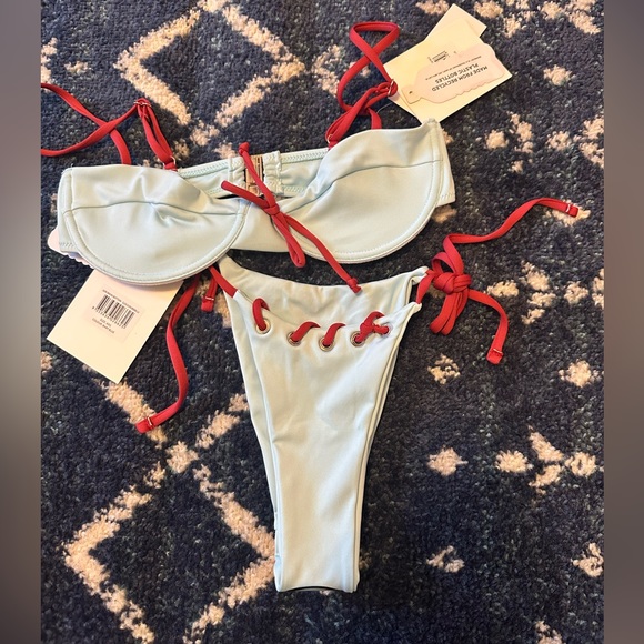 With Jean bikini - Picture 1 of 3